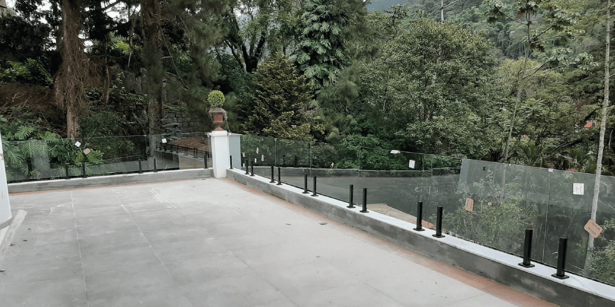 Guarda Corpo--carlos frança esquadrias-possumus tecnologia petropolis-rj-