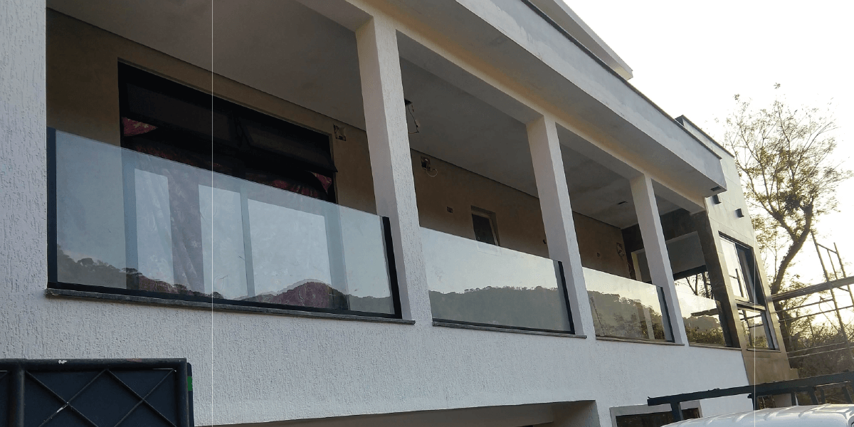 Guarda Corpo--carlos frança esquadrias-possumus tecnologia petropolis-rj-