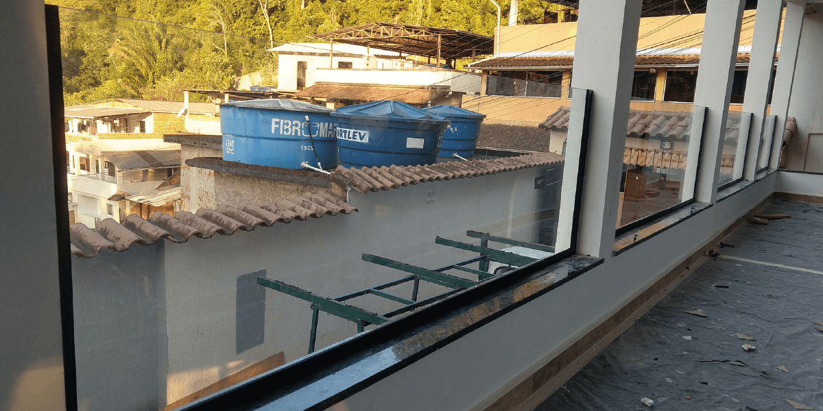 Guarda Corpo--carlos frança esquadrias-possumus tecnologia petropolis-rj-